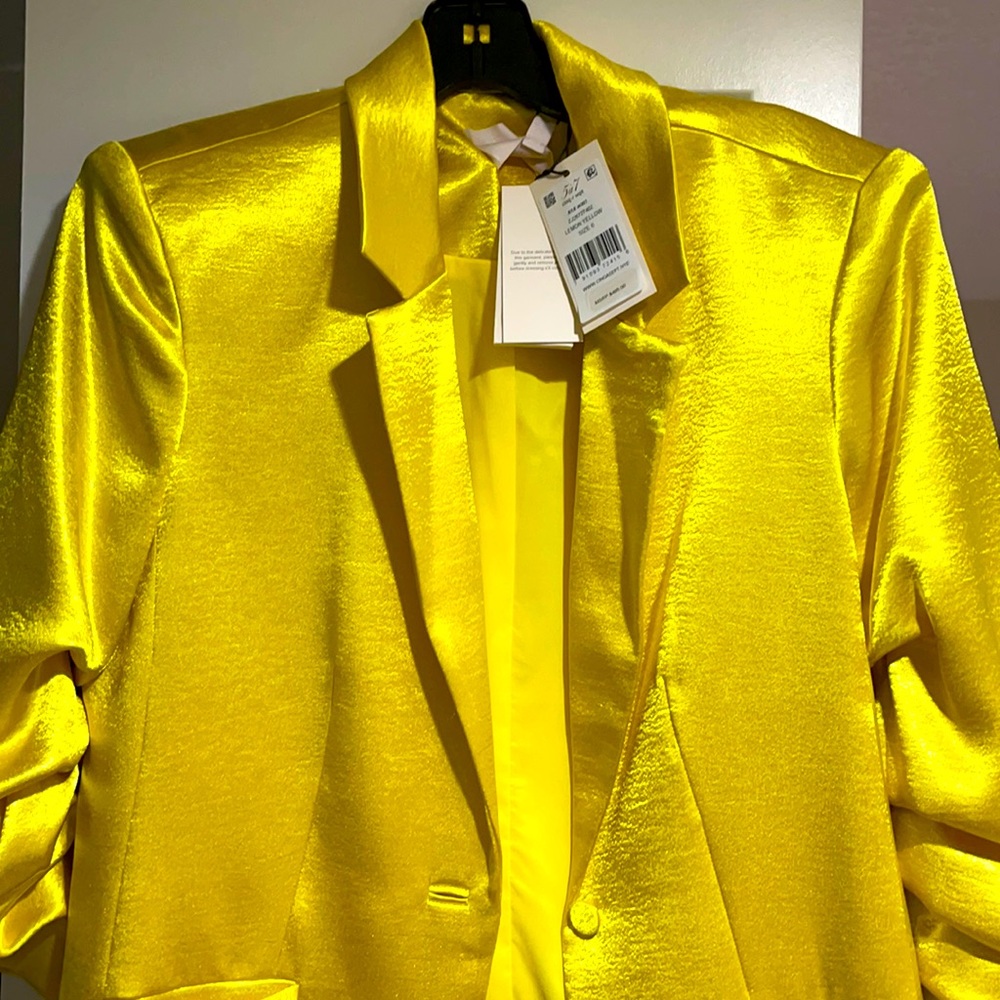 COPY - Brand NEW!!! Cinq A Sept Kylie Blazer!